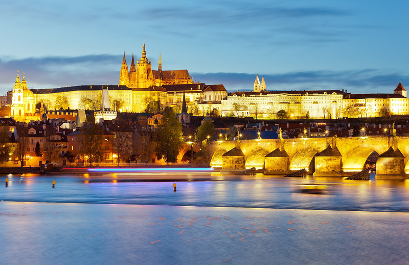 Vespera Prago - kastelo kaj Karola ponto / Evening Prague - castle and Charles bridge