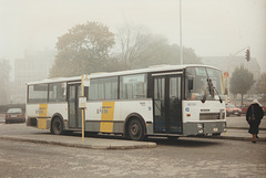 De Lijn contractor - Gruson Autobus 357131 (4330 P) at Ieper Station - 31 Oct 1995