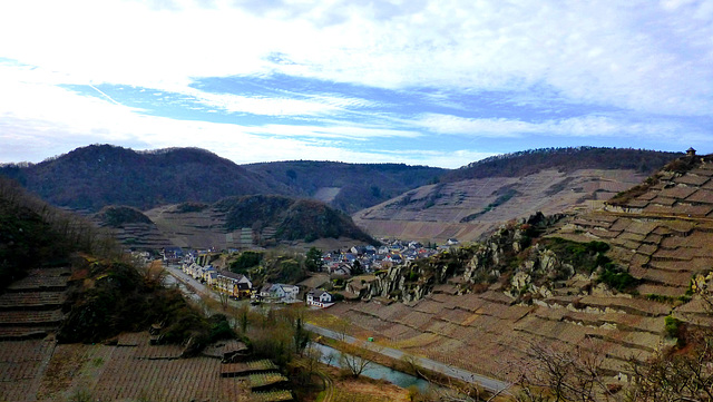 DE - Mayschoß - Blick aus den Weinbergen