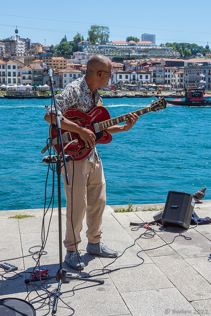 ... und noch mehr Blues in Porto ... (© Buelipix)