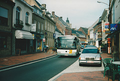 HTT: Gruson Autobus (De Lijn contractor) 357141 (KWK 218) in Poperinge - 23 Aug 2003