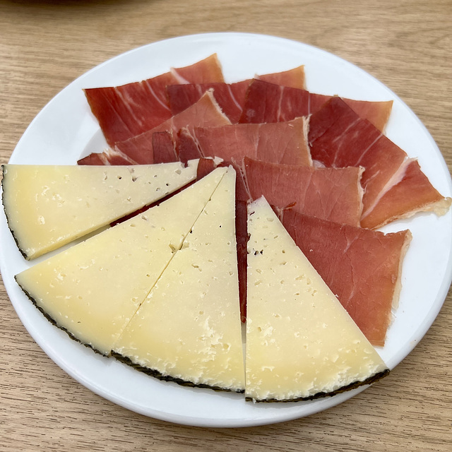 Xaló 2022 – Cheese and ham