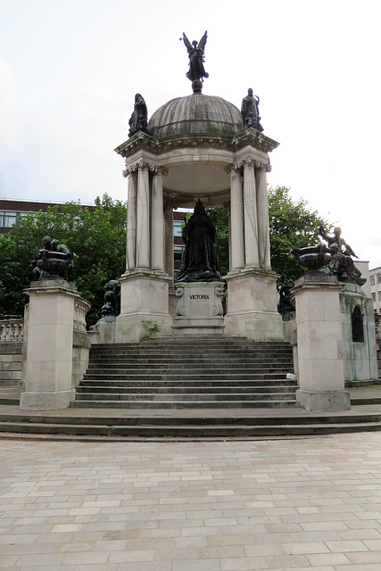 victoria monument, liverpool (8)