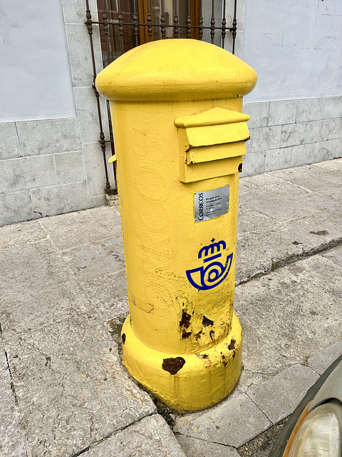 Xaló 2022 – Battered postbox