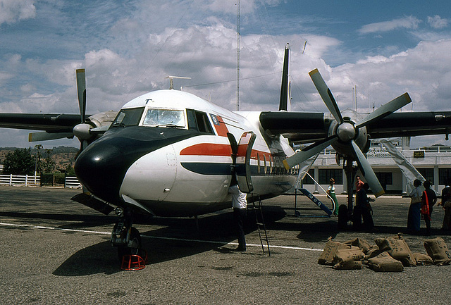 Fairchild FH-227B - 1981 vor dem Start nach Rangun in Bagan