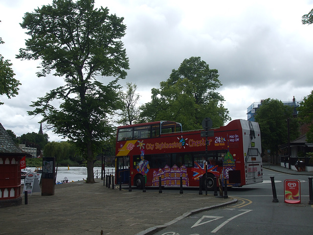 DSCF9669 Stagecoach in Chester Y526 NHK