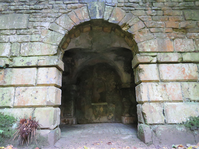 rousham park, oxon (16) kent built a grotto beside the cold bath fed by the rill in the middle of the c18 watery walk