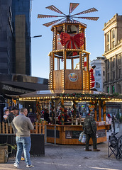 Weihnachtspyramide and Schaukelgrill