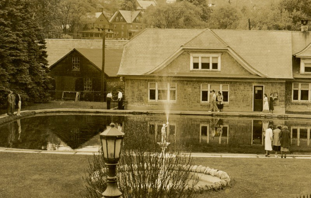 Big Spring, Bellefonte, Pennsylvania (Cropped)