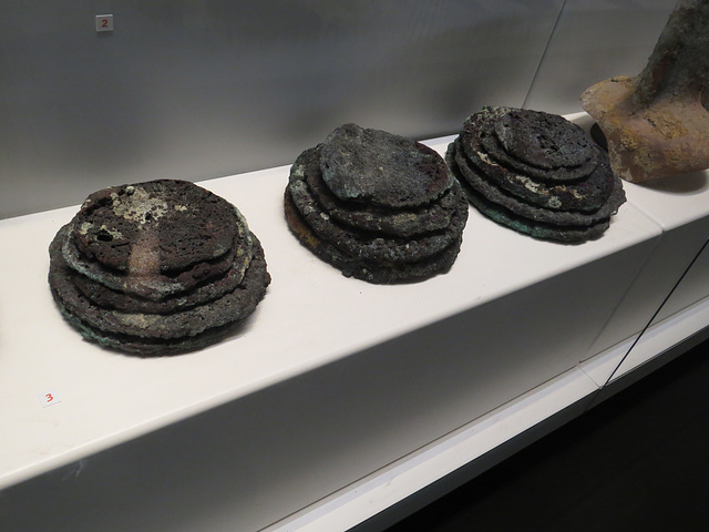 Musée de l'Histoire de Marseille : lingots de cuivre.