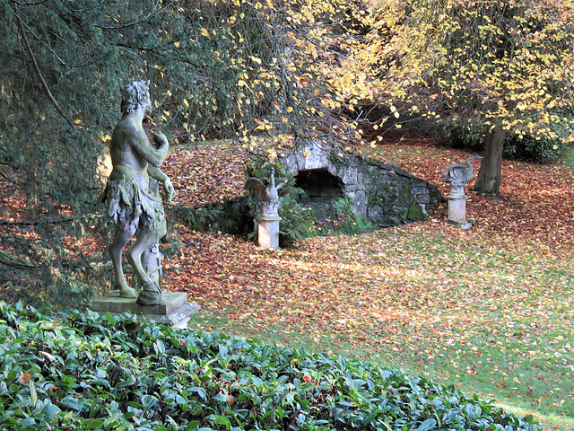 rousham park, oxon (11) kent's vale of venus c.1740 with fauns of 1701 by van nost