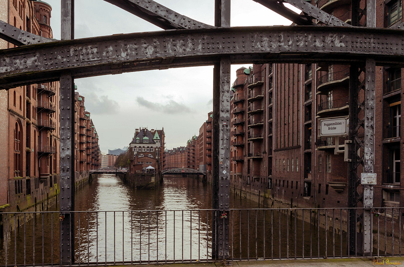 Starke Balken an der Poggenmühlenbrücke