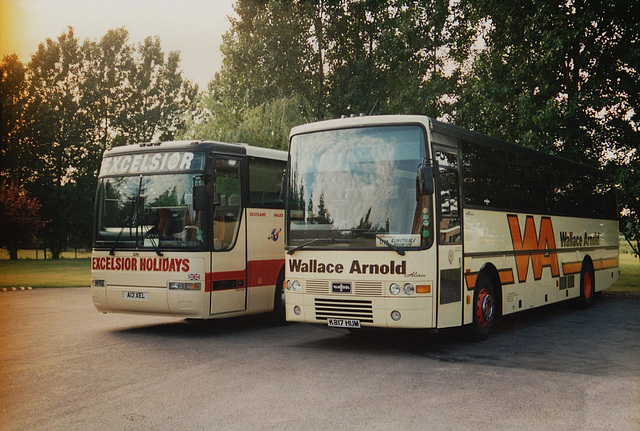 Excelsior Holidays 320 (A13 XEL) and Wallace Arnold K817 HUM at the Smoke House Inn, Beck Row – 27 Jun 1994 (228-23)