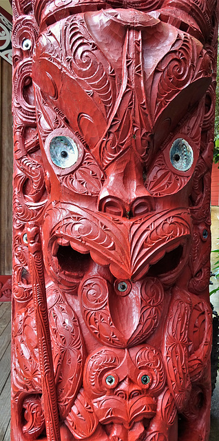 Te Herenga Waka Marae, exterior detail