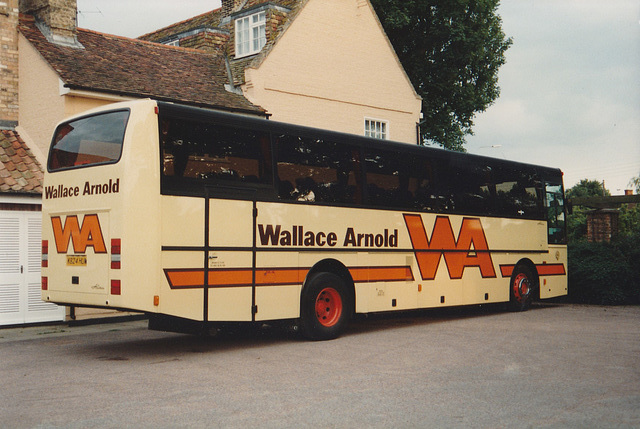 Wallace Arnold K824 HUM at The Smoke House Inn, Beck Row – 6 Sep 1993 (203-15)