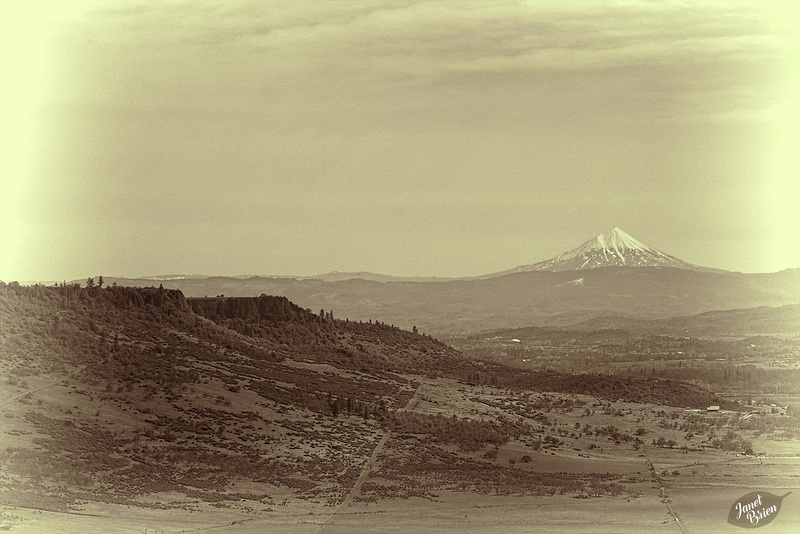 49/366: Vintage Mount Mccloughlin