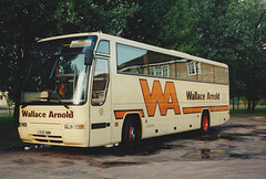 Wallace Arnold L932 NWW at the Smoke House Inn, Beck Row – WC 11 Sep 1995 (283-28)