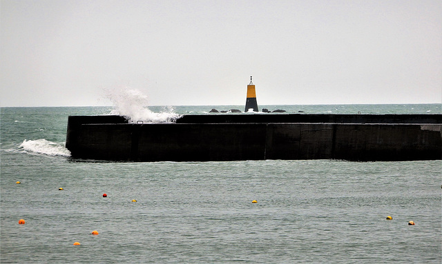 la mer est fatiguée ,,