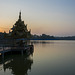 abends am Kandawgyi Lake in Yangon (© Buelipix)