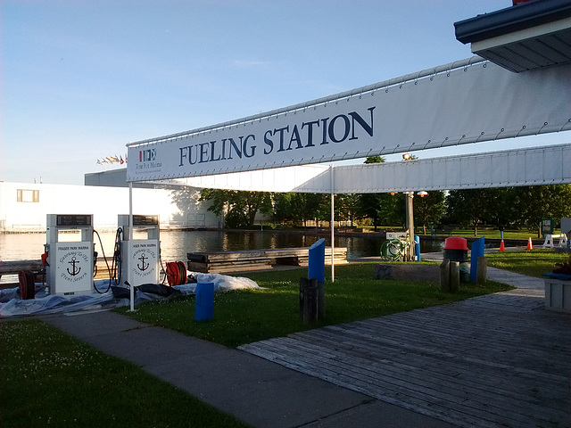 Fueling station