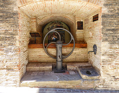 Medard-Brunnen mit Wasserad