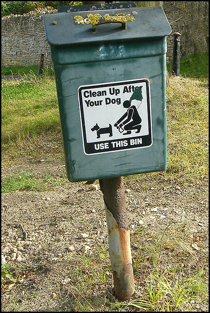 mossy dog bin