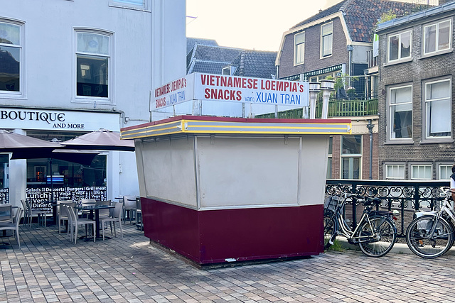 Dordrecht 2025 – Closed stall for Vietnamese snacks