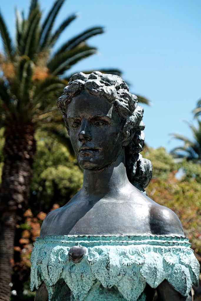 Madeira Funchal May 2016 Xpro2 Casino Park Statue 1