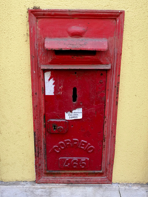 Lisbon 2018 – Wall postbox