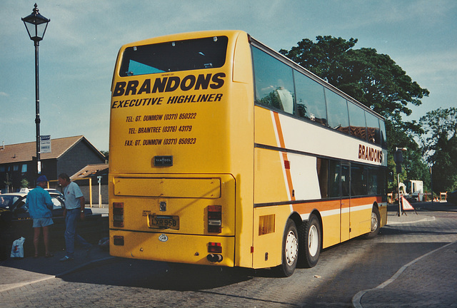 Brandons of Blackmore End LXR 958 (MSU 586Y) in Mildenhall – 5 Aug 1995 (278-26)