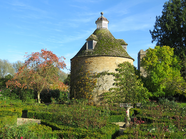 rousham park, oxon , c17 dovecot