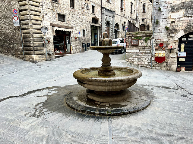Gubbio 2024 – La Fontana dei Matti Gubbio 2024 – La Fontana dei Matti