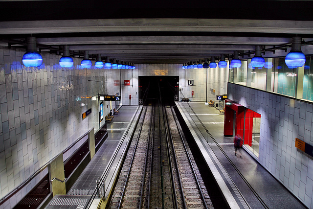 U-Bahn-Haltestelle "Philharmonie" (Essen-Südviertel) / 15.06.2024