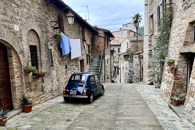 Gubbio 2024 – FIAT 500 and washing