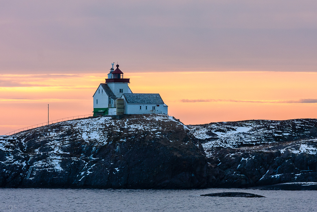 Asenvågøy fyr