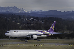 Thai Airways International ('THAI') THA971 to Bangkok BKK / Suvarnabhumi International Airport (© Buelipix)