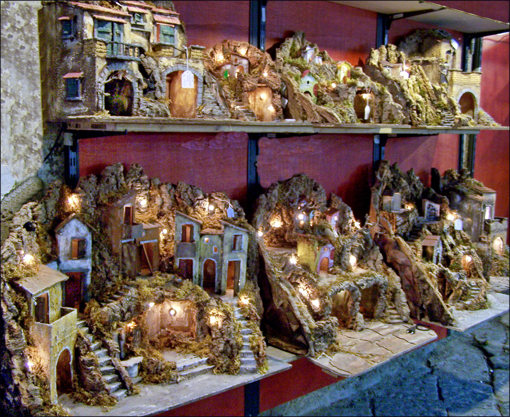 Natale : Bottega artigiana di presepi a Spaccanapoli -