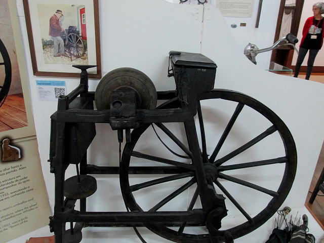 Wheel of itinerant knives sharpener.