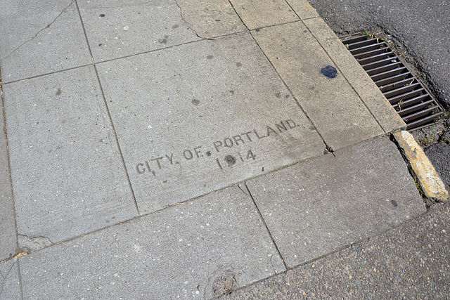 USA 2016 – Portland OR – Pavement from 1914