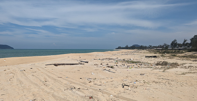 Verwaarloosd strand / Plage méprisée