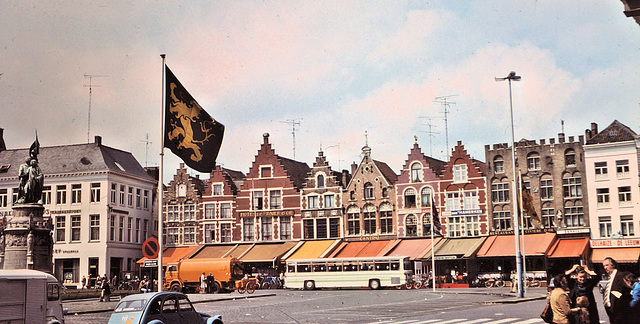 Bruges / Brugge (B) 7 mai 1977. (Diapositive numérisée).