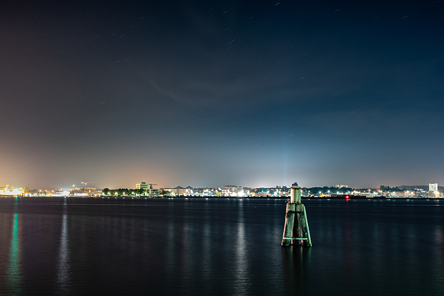 Kieler Förde bei Nacht