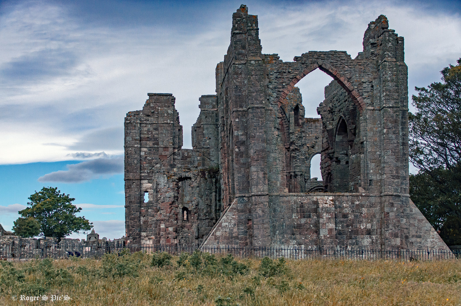 Lindisfarne, HFF.