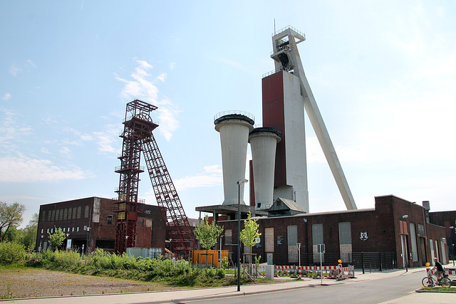 Links Schacht 3, rechts Schacht 4 (Zeche Schlägel & Eisen 3/4/7, Herten-Langenbochum) / 22.04.2018