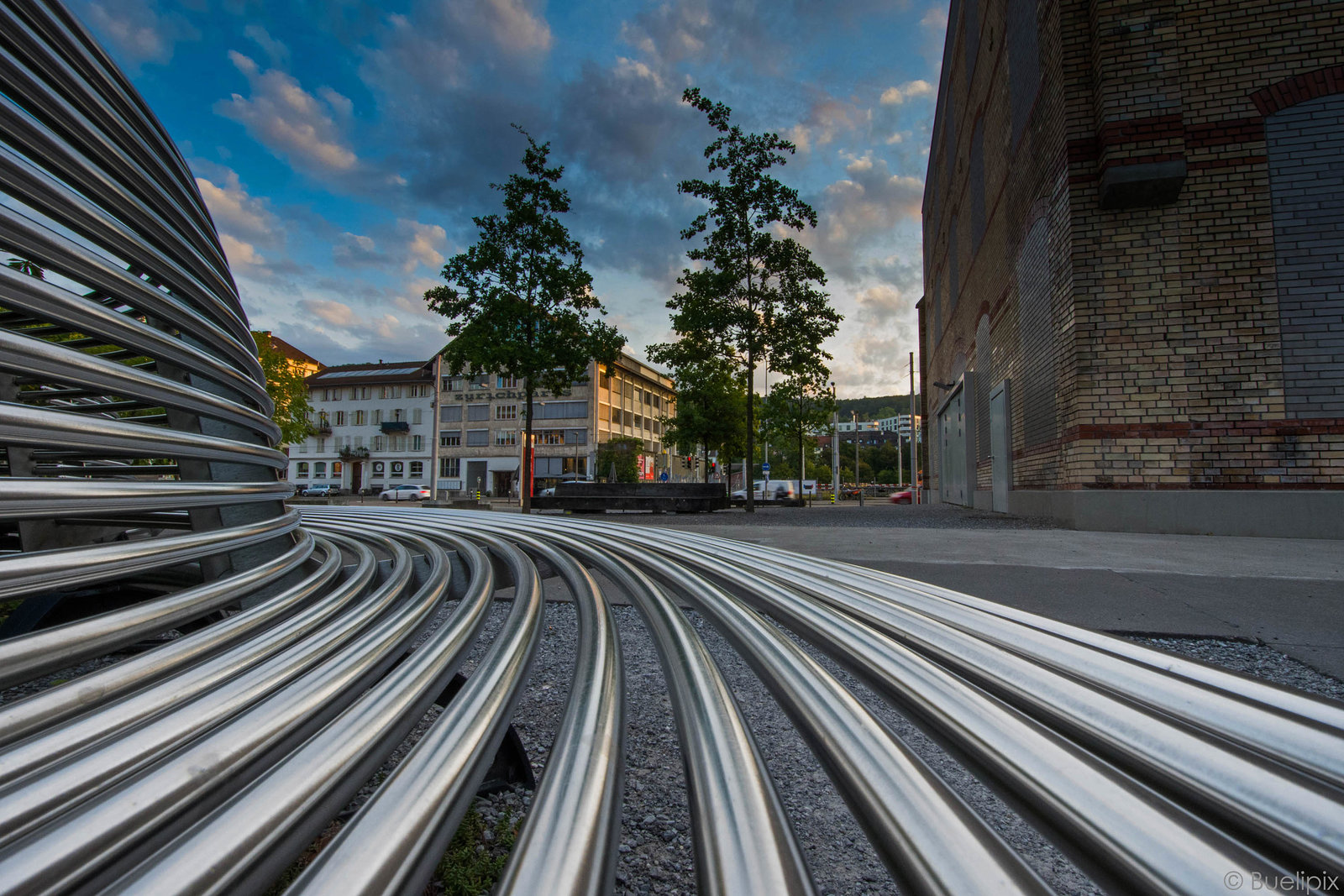 neben der Hardturmstrasse (© Buelipix)