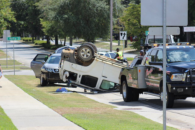 Oooops! shot  1...   (2 car accident.... no one was hurt )