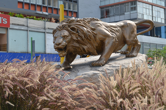 Lima, Ovalo de Miraflores, The Statue of Lion