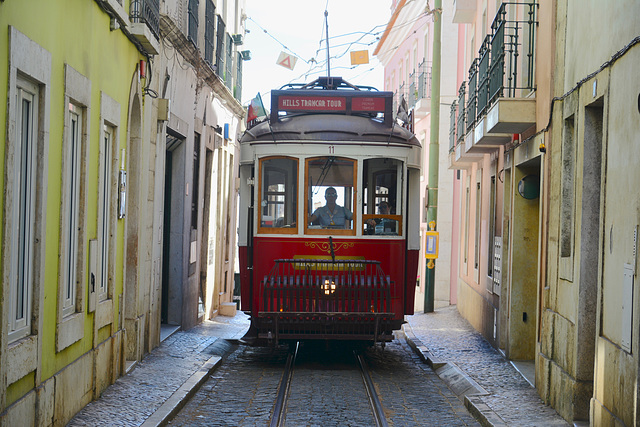 Lisbon 2018 – Trams in the Escolas Gerais