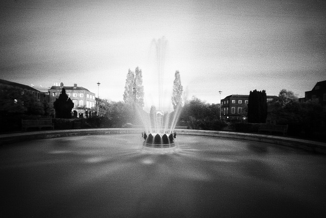 Fountain pinhole