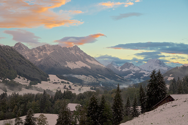 Vue sur la vallée du Javro. A droite le Moléson